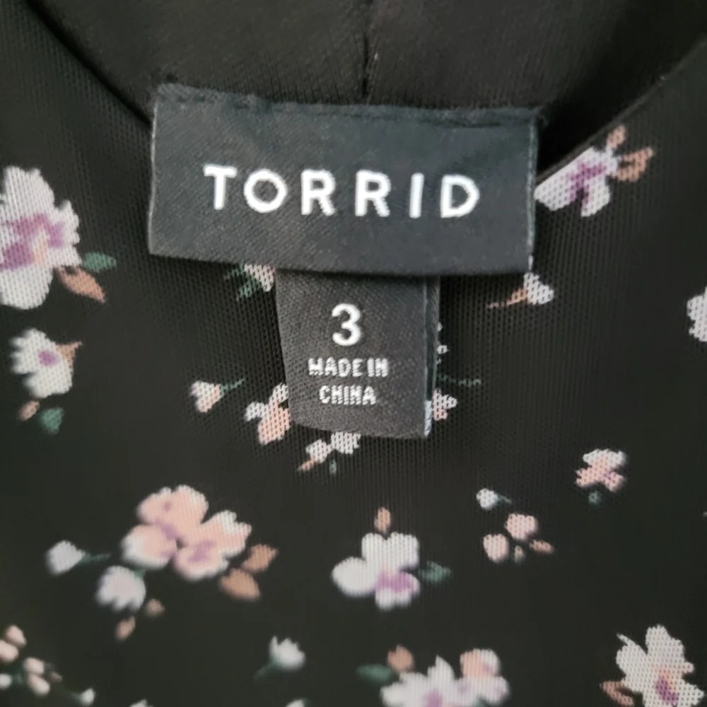 Torrid Flowy Floral Mesh Maxi Dress - Picture 7 of 8
